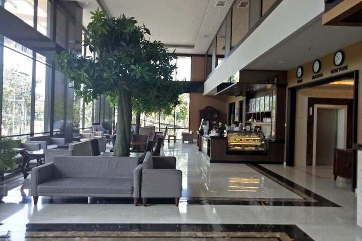 Hotel Interior 3 of 34