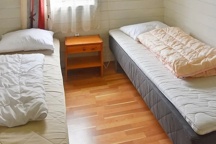 Room 5 of 13