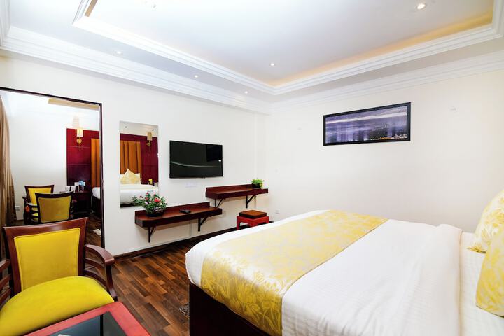 Room 5 of 15