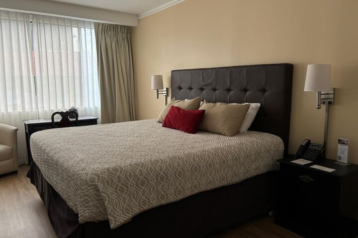 Room 9 of 22