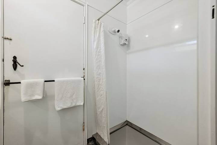 Room 42 of 72