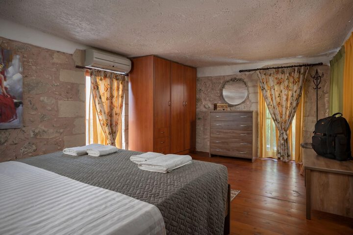 Room 4 of 35