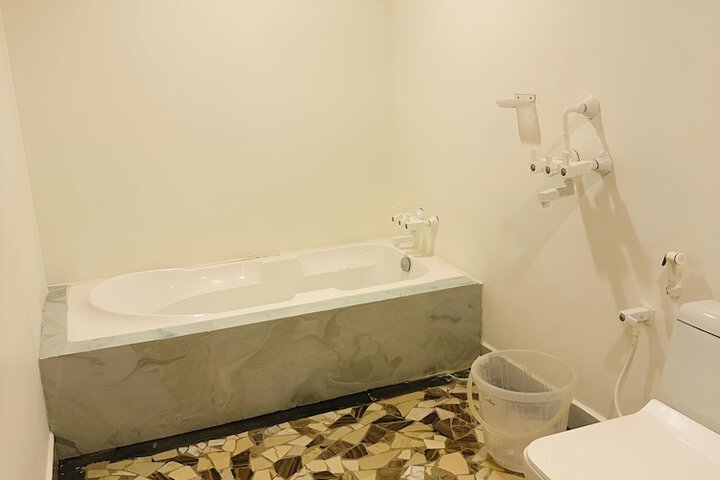 Room 9 of 22