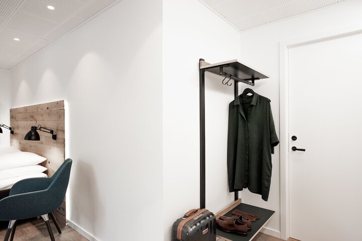 Room 33 of 61