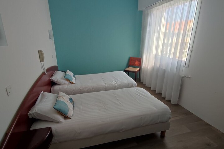 Room 16 of 43