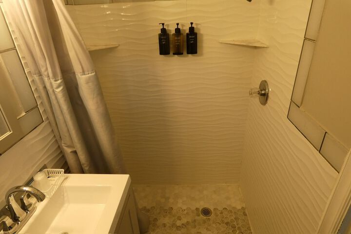 Room 35 of 59