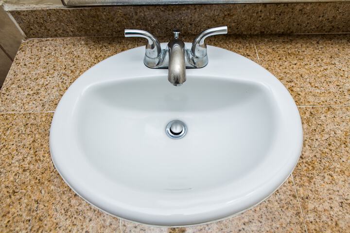 Bathroom sink