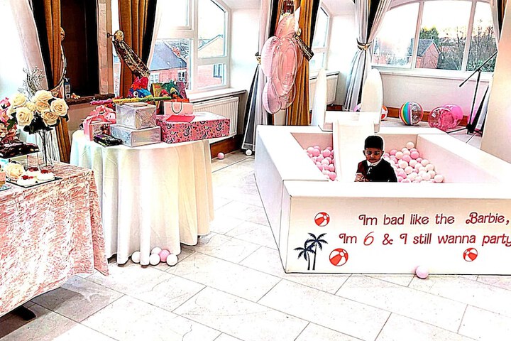 Ballroom/Hall 192 of 208