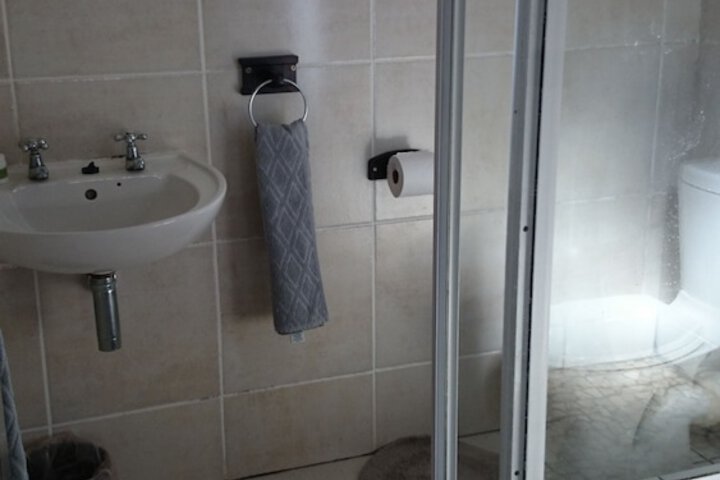 Room 2 of 31
