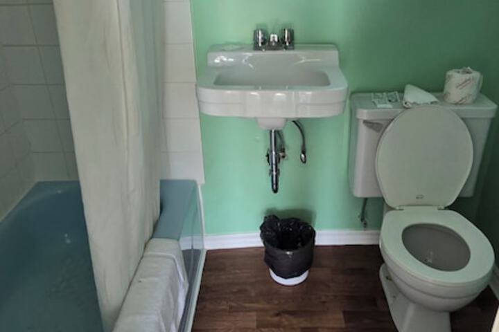 Room 20 of 32