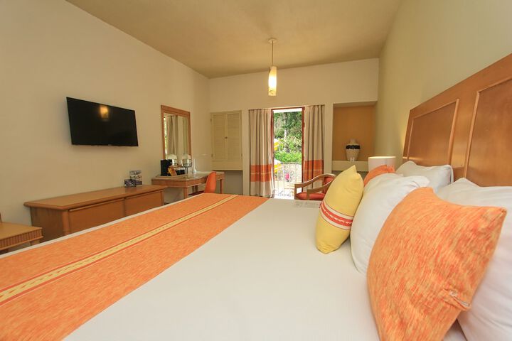 Room 9 of 106