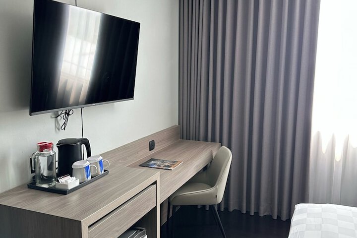 Room 8 of 39