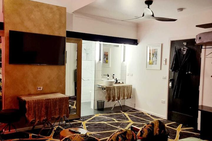 Room 17 of 31