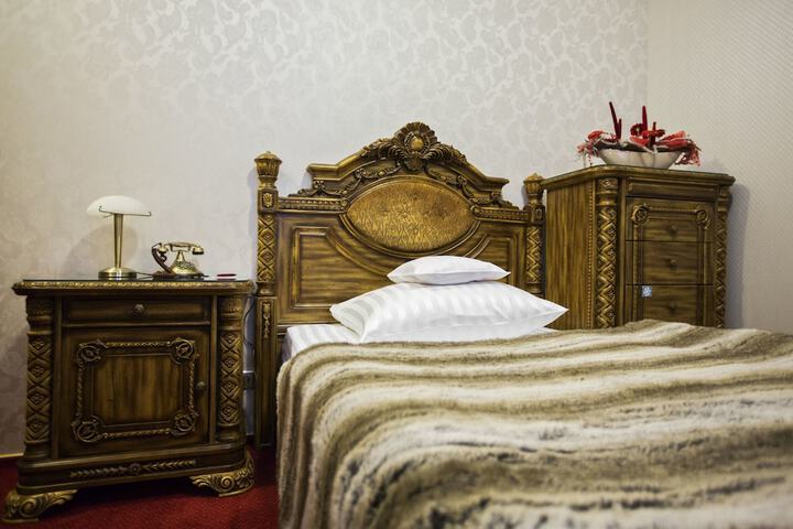 Room 8 of 49