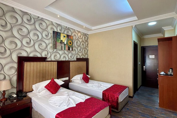 Room 10 of 43