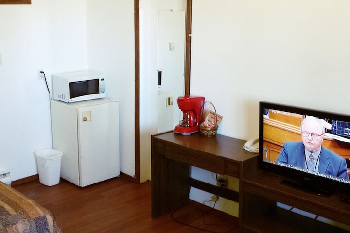 Room 28 of 49