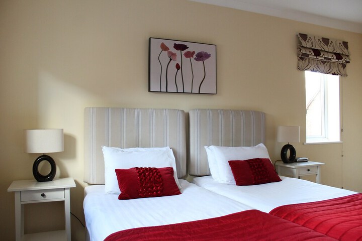 Room 4 of 33