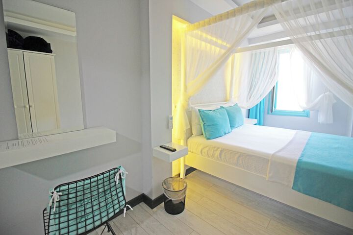 Room 9 of 54
