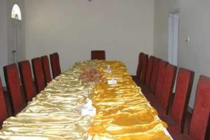 Dining 7 of 17