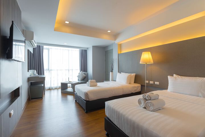 Room 10 of 37