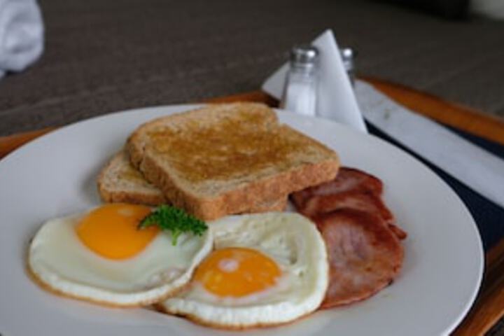 Breakfast/Coffee Service 100 of 144