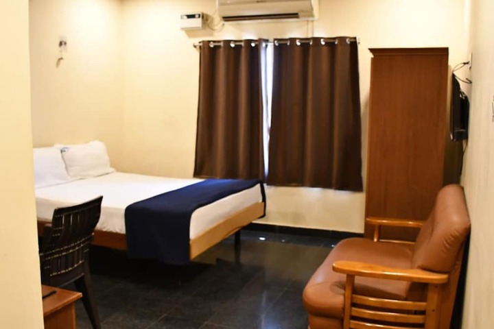 Room 9 of 11