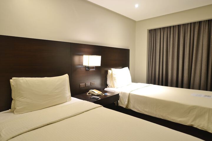 Room 16 of 68