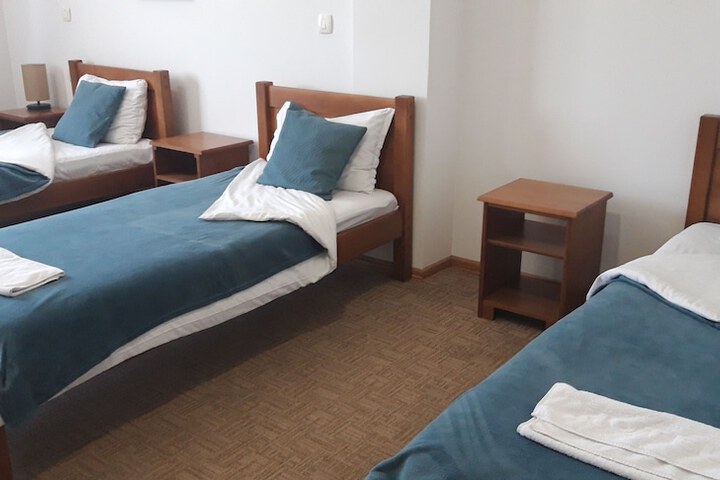 Room 6 of 30