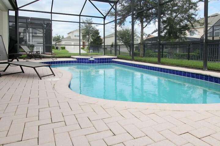 Pool 11 of 26