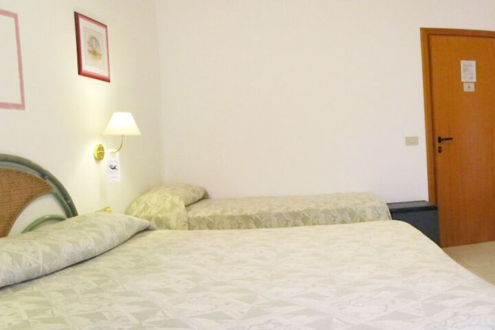 Room 8 of 51
