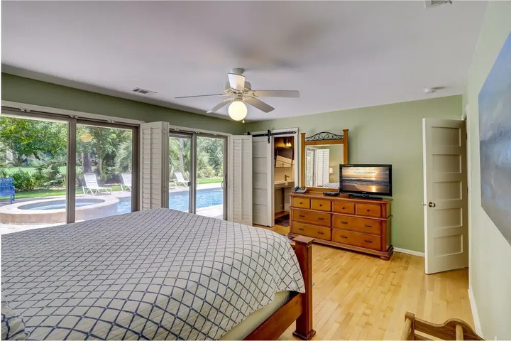 Room 3 of 20