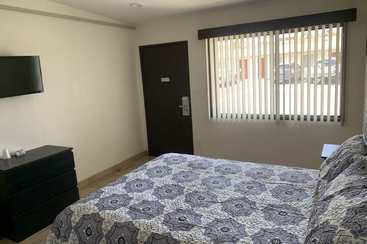 Room 5 of 17