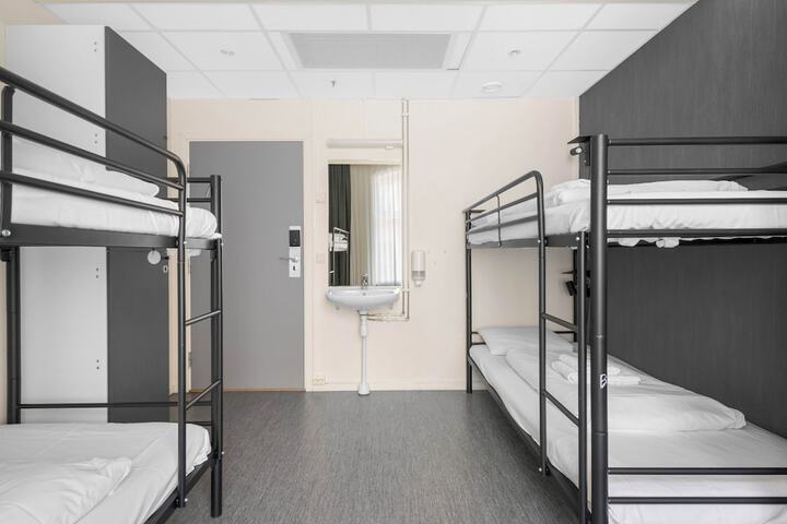 Room 45 of 64