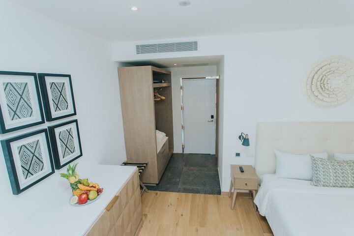 Room 40 of 155