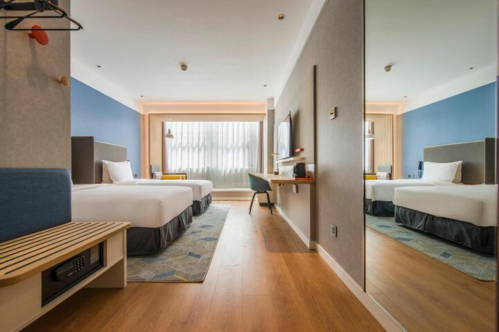 Room 31 of 50