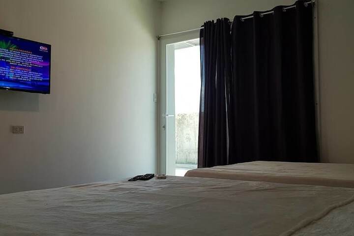 Room 4 of 40