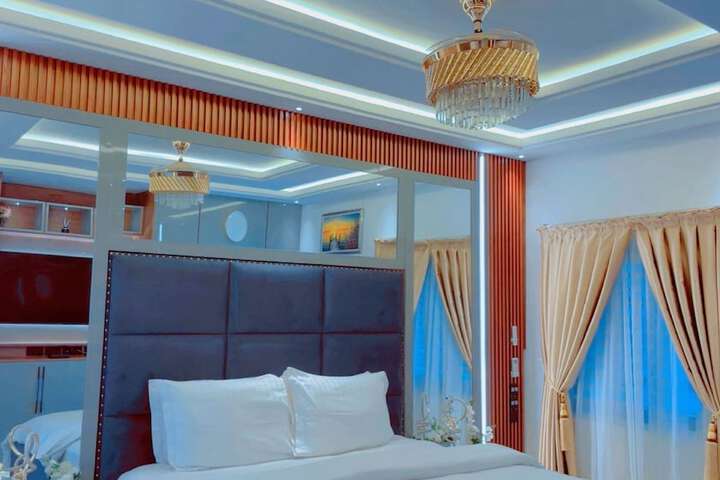 Kamara Lakeview Hotel