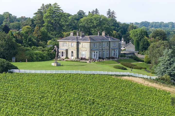 Leonardslee House