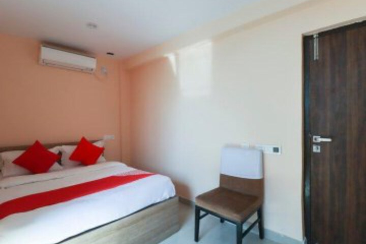 OYO 68546 Hotel Galaxy Inn