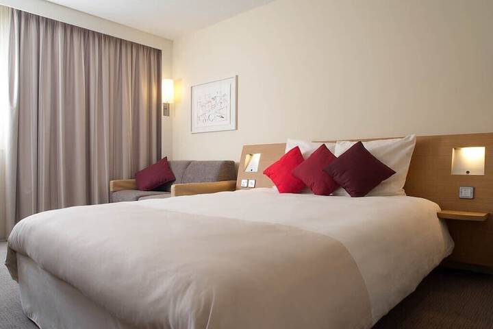 Room 3 of 65