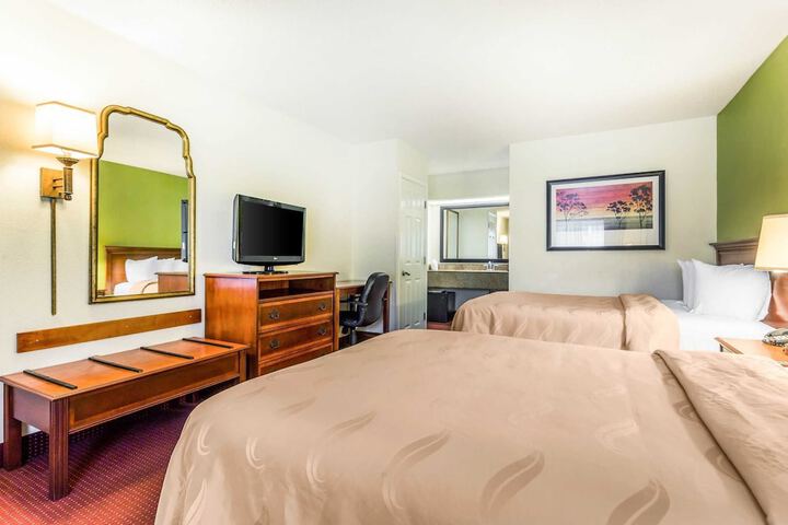 2 Double Beds (3 of 28)