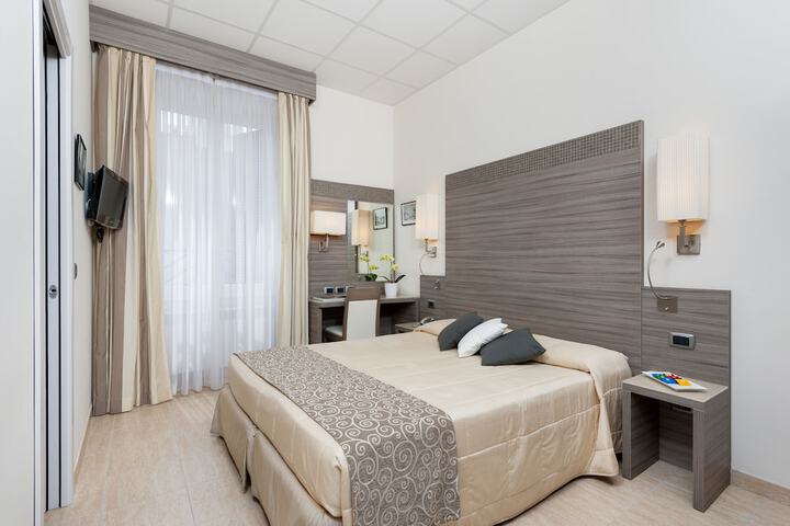 Room 18 of 43