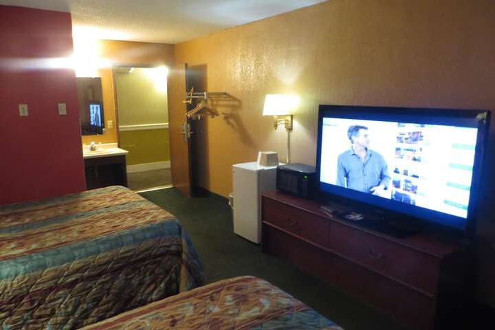 Room 27 of 58