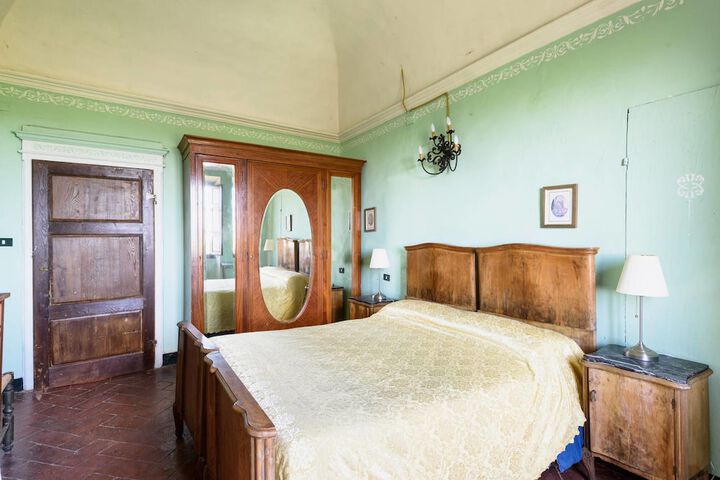 Room 15 of 22