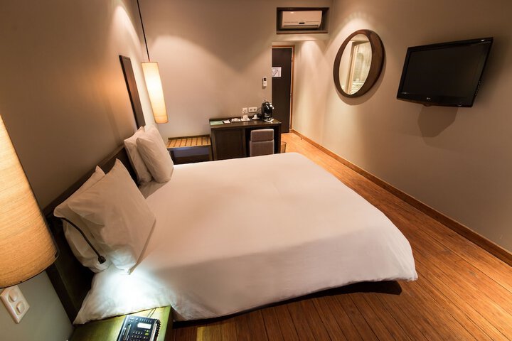 Room 5 of 61