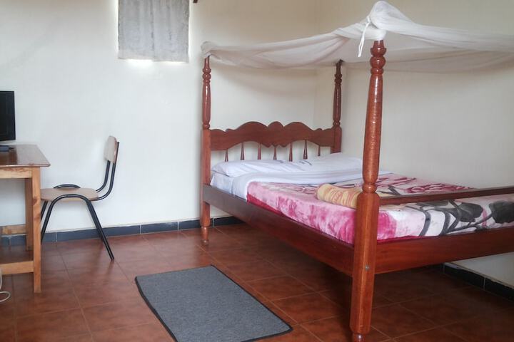Room 9 of 47