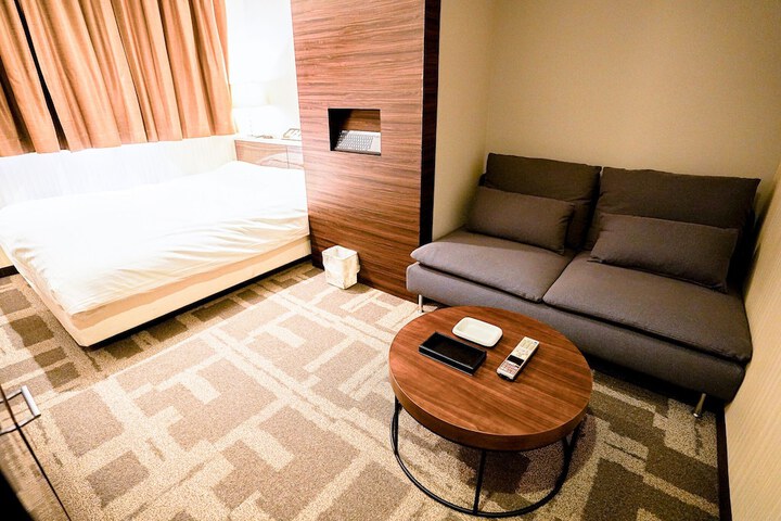 Room 15 of 239