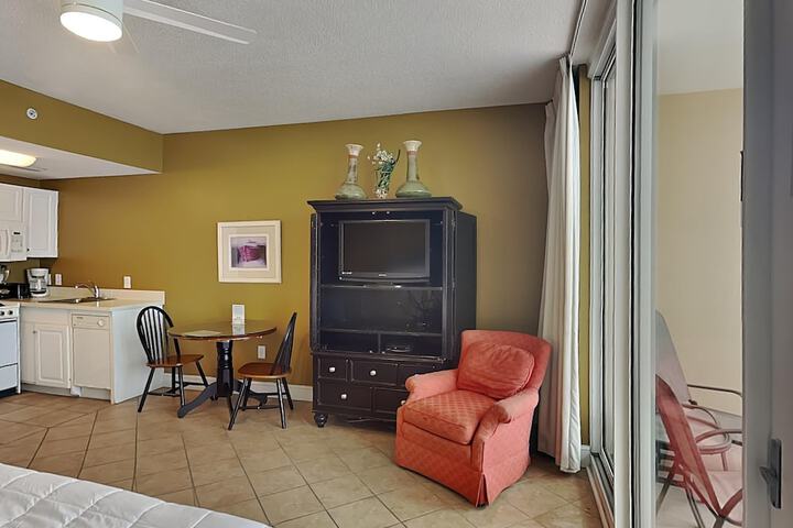 Room 2 of 217