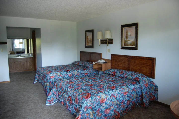 Room 3 of 7