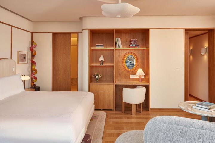 Room 73 of 126